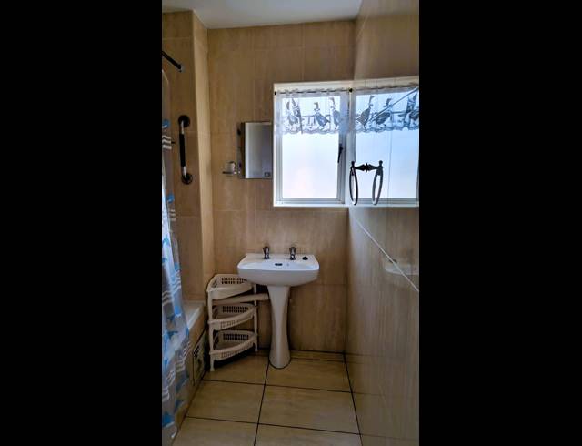 2 bed property to rent in AMANZIMTOTI